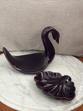 Vintage MCM Vohann Of California Swan / Seashell Soap & Towel Holder Purple USA
